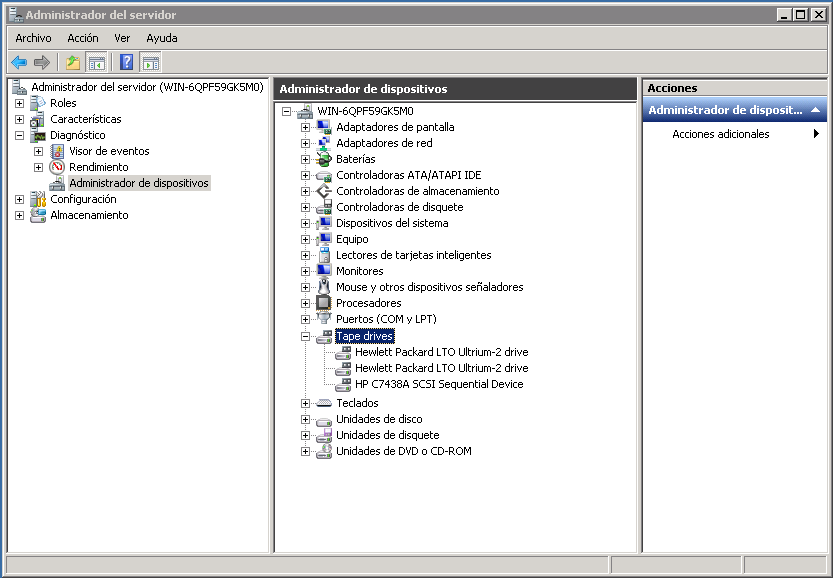 Cuadro de diálogo Gestión de equipos. Se amplia el objeto Otros dispositivos y se muestran los nombres de los dispositivos conectados al servidor.